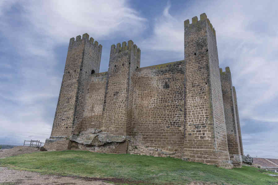 Zaragoza - Sadaba 10 - castillo de Sadaba.jpg